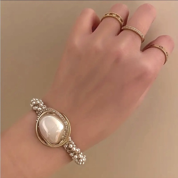 Beautiful Faux Pearl Hair Tie - Picture 8 of 11